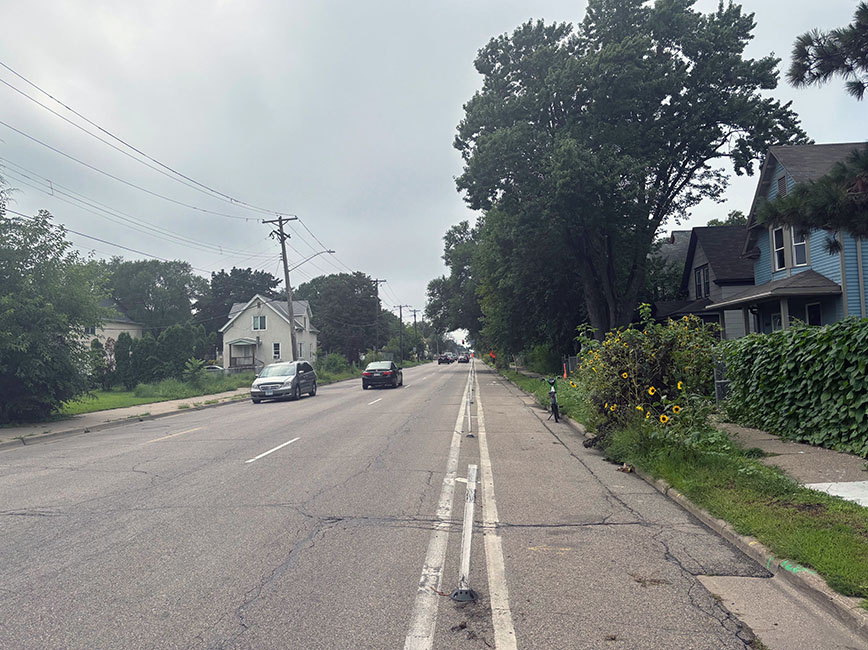 intersection at 26th St and Hiawatha Ave