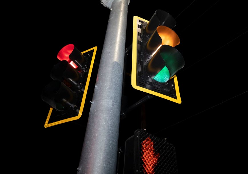 Retroreflective backplate