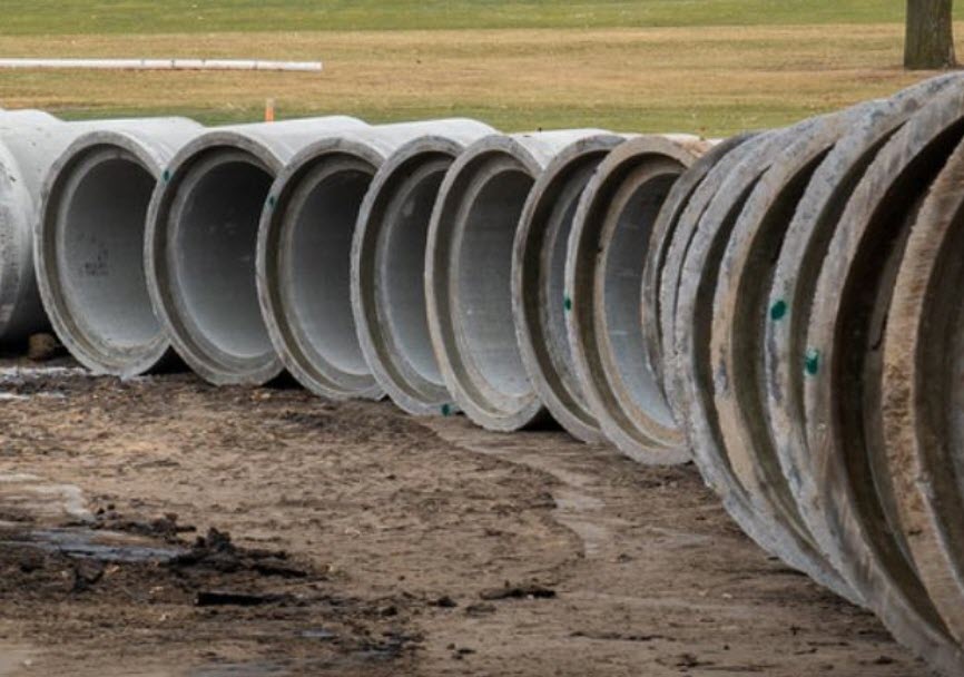 Minneapolis has 830 miles of sanitary sewers