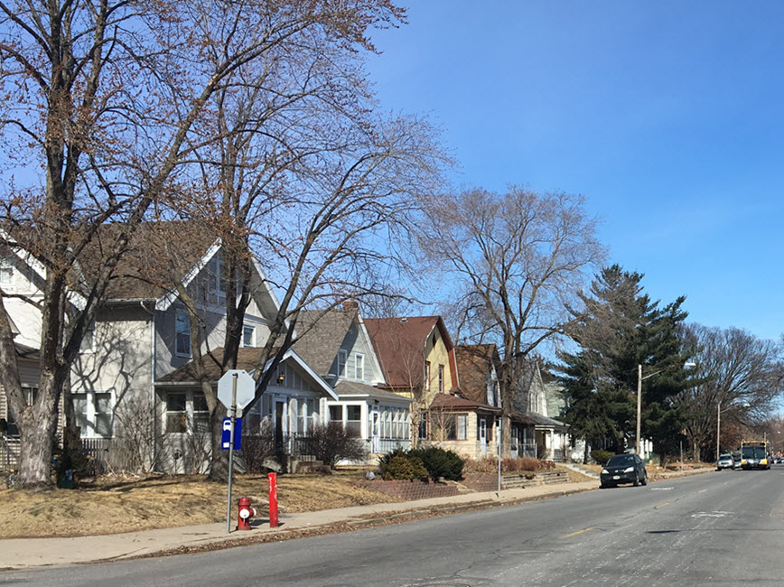  Minneapolis homes on a neighborhood streeet