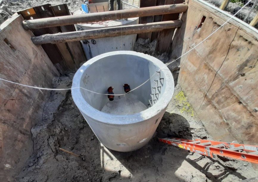 Manhole Manhole