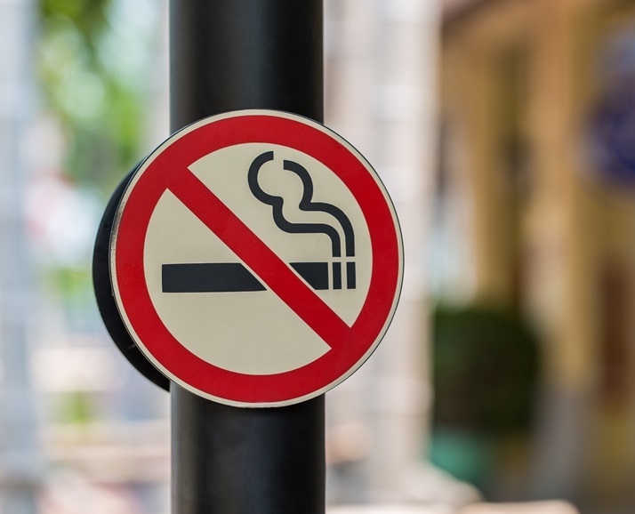 No smoking sign on street